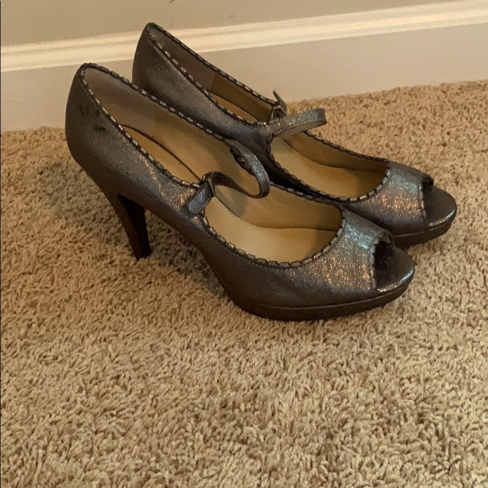 Shoes metallic